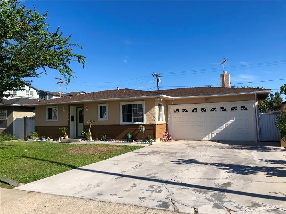1234 E Oak Street Anaheim, CA 92805