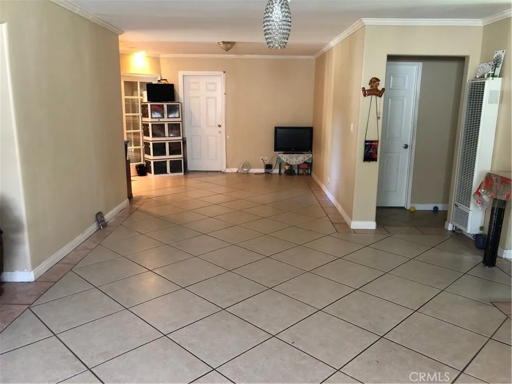 1234 E Oak Street Anaheim, CA 92805