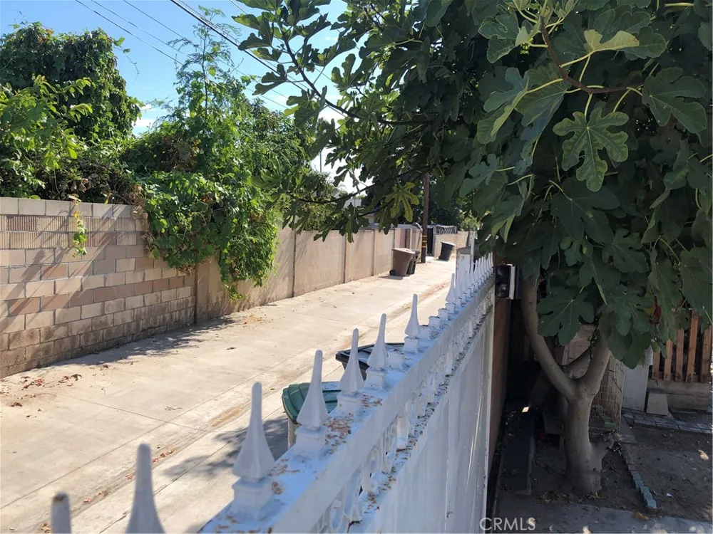 1234 E Oak Street Anaheim, CA 92805