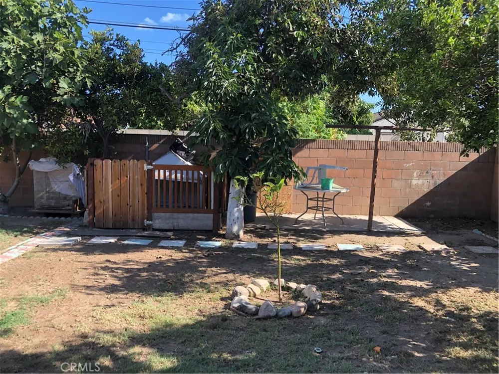 1234 E Oak Street Anaheim, CA 92805