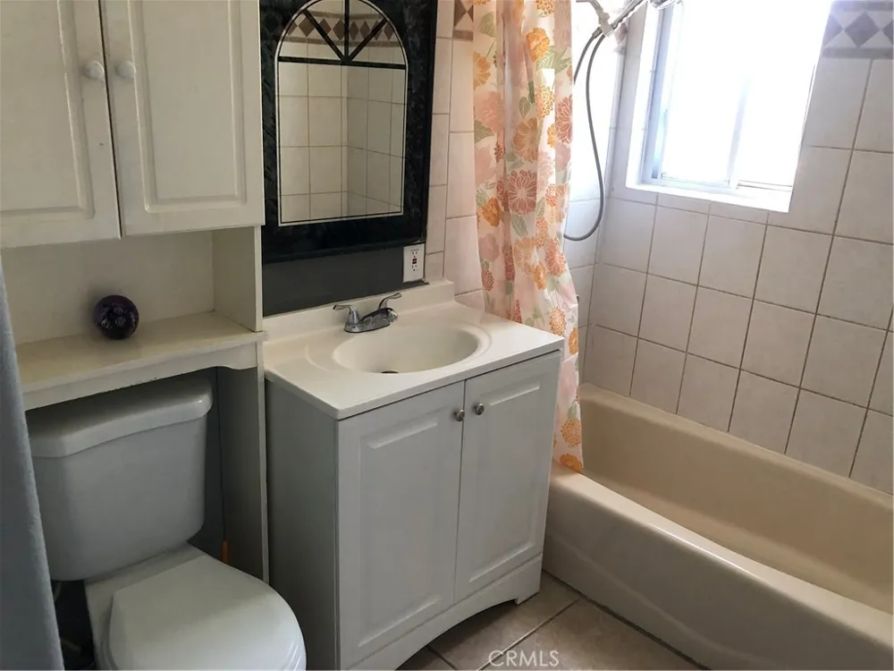 1234 E Oak Street Anaheim, CA 92805