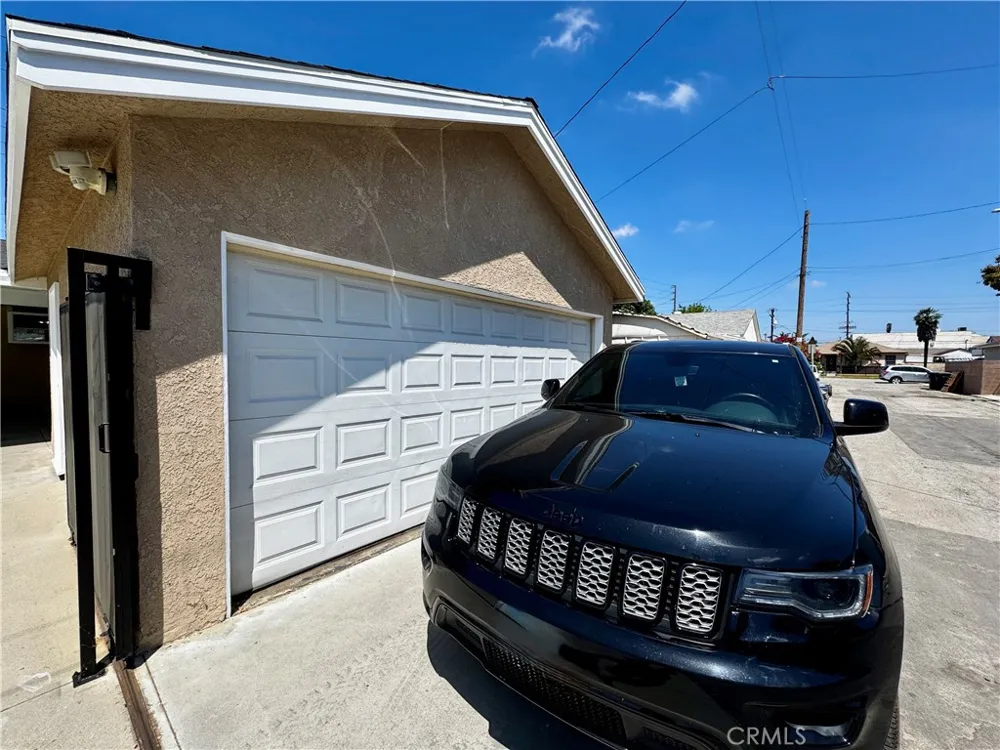 14414 Studebaker Norwalk, CA 90650