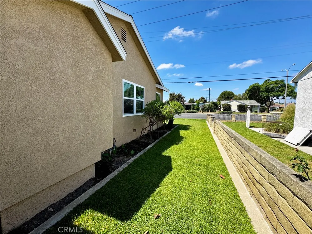 14414 Studebaker Norwalk, CA 90650