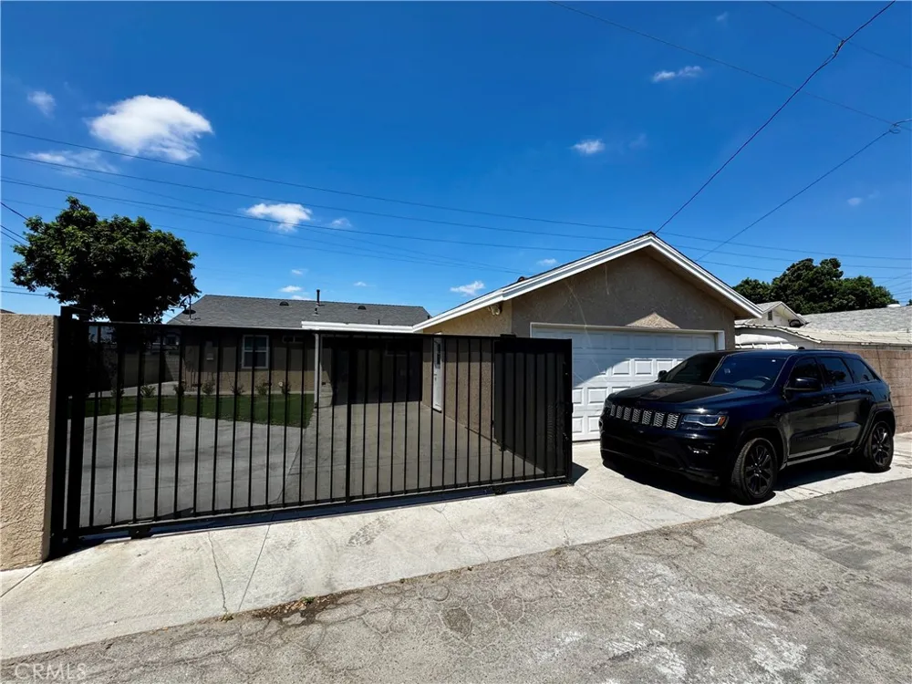 14414 Studebaker Norwalk, CA 90650