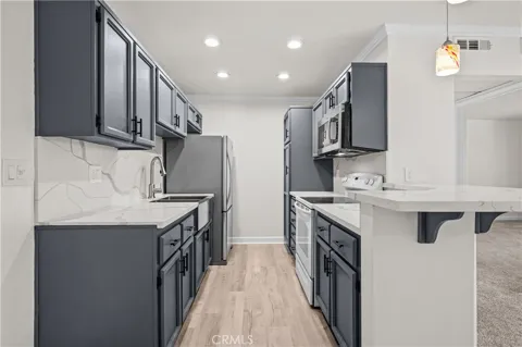 436 Bellflower Boulevard #201