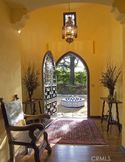 5237 Alta Canyada La Canada Flintridge, CA 91011