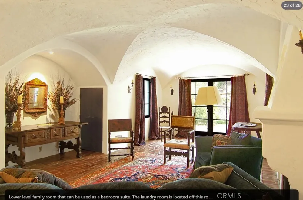 5237 Alta Canyada La Canada Flintridge, CA 91011