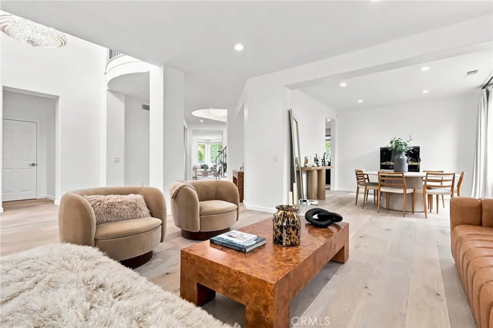 124 Grand Oaks Glendora, CA 91741