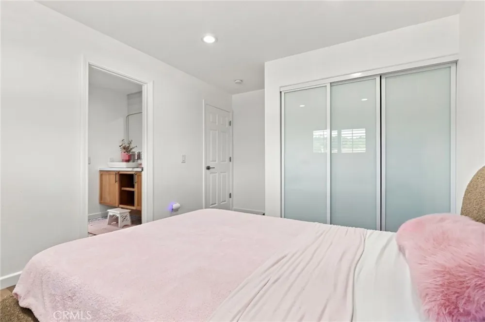 124 Grand Oaks Glendora, CA 91741