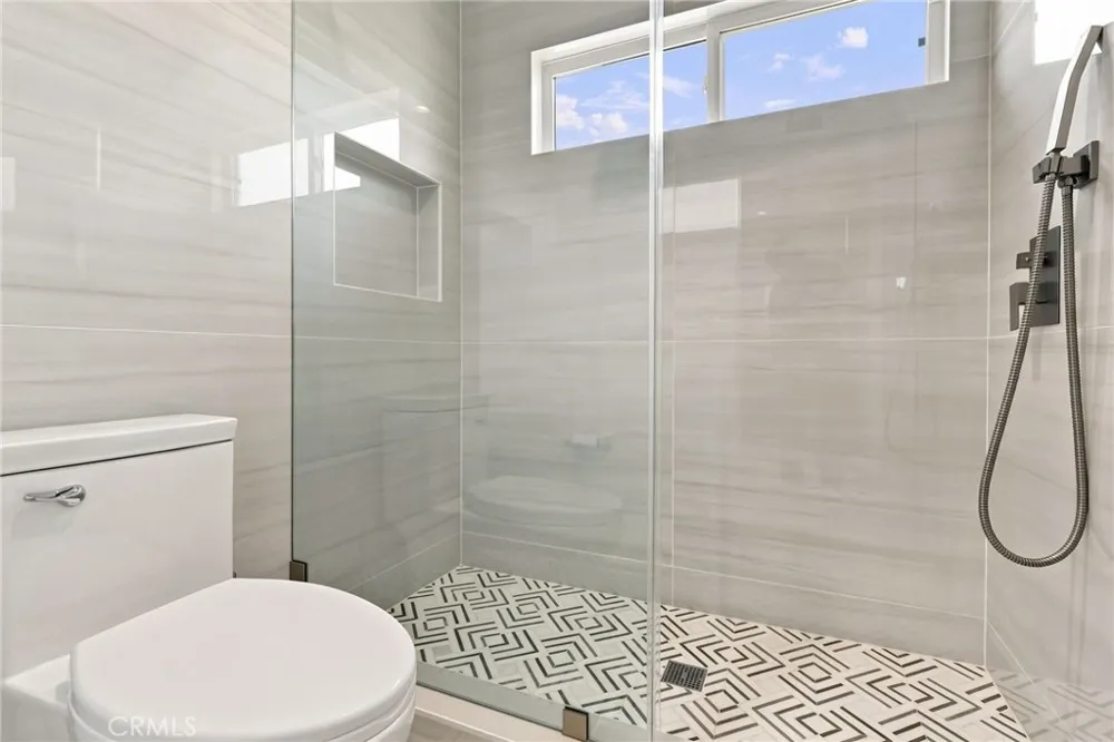 124 Grand Oaks Glendora, CA 91741