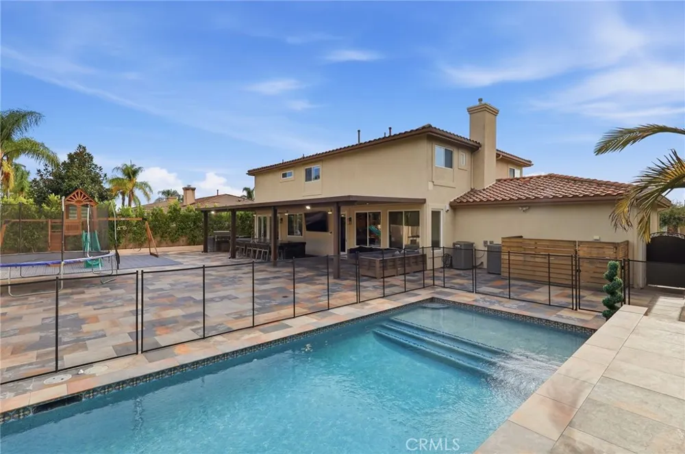124 Grand Oaks Glendora, CA 91741