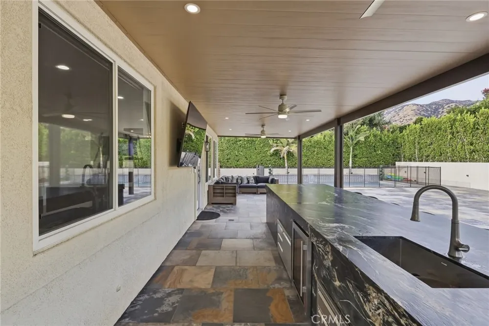 124 Grand Oaks Glendora, CA 91741