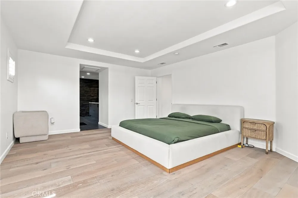 124 Grand Oaks Glendora, CA 91741