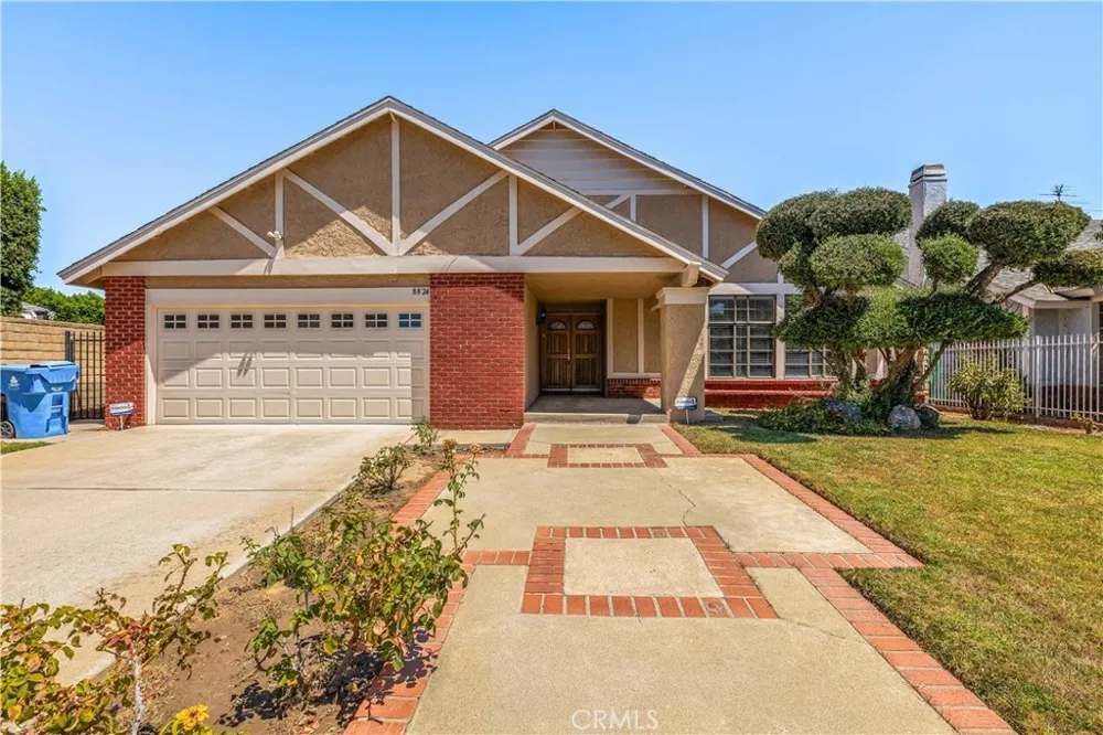 8824 Sari Avenue Northridge, CA 91343