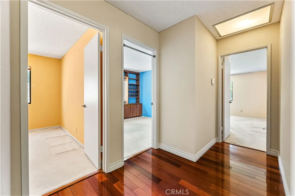 8824 Sari Avenue Northridge, CA 91343