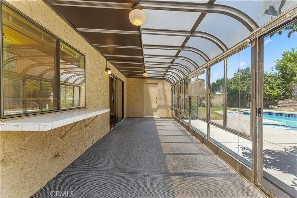 8824 Sari Avenue Northridge, CA 91343