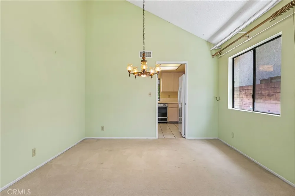 8824 Sari Avenue Northridge, CA 91343