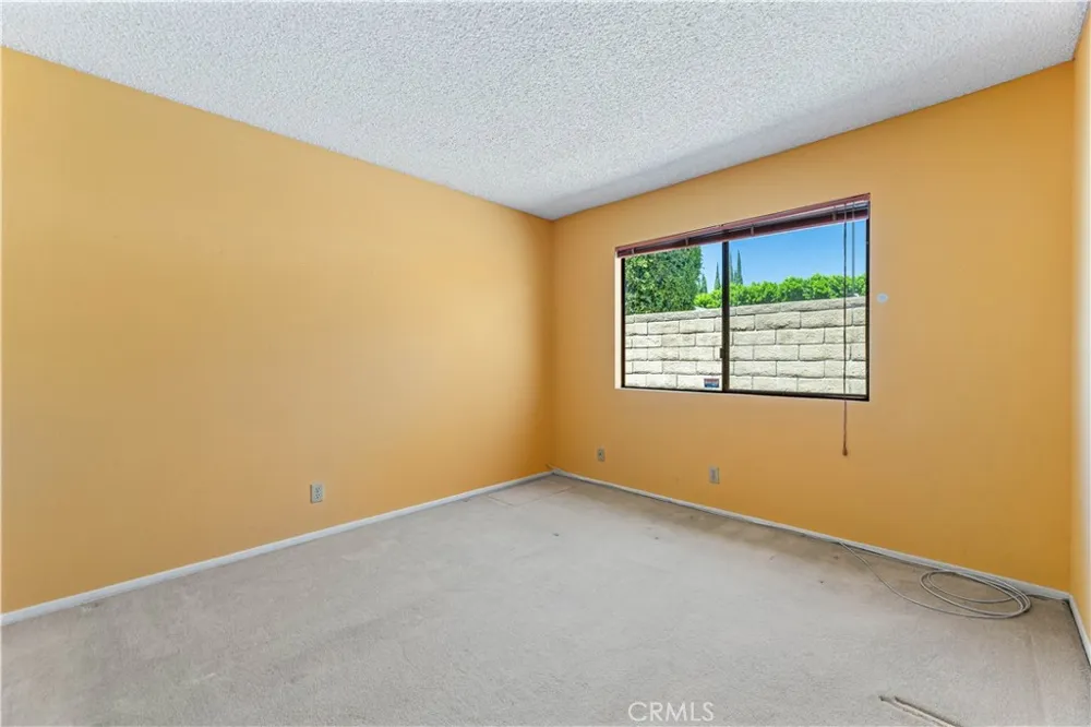 8824 Sari Avenue Northridge, CA 91343