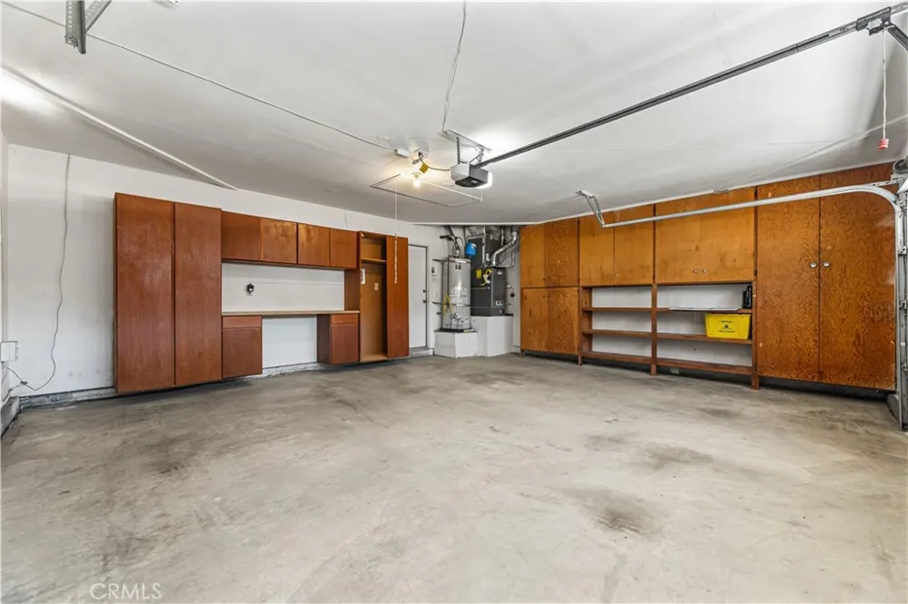 8824 Sari Avenue Northridge, CA 91343