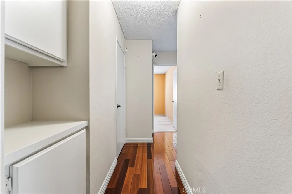 8824 Sari Avenue Northridge, CA 91343