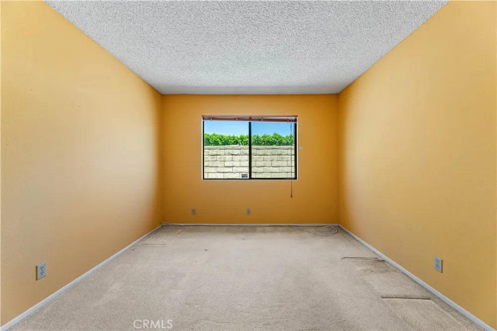 8824 Sari Avenue Northridge, CA 91343