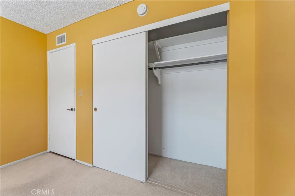 8824 Sari Avenue Northridge, CA 91343