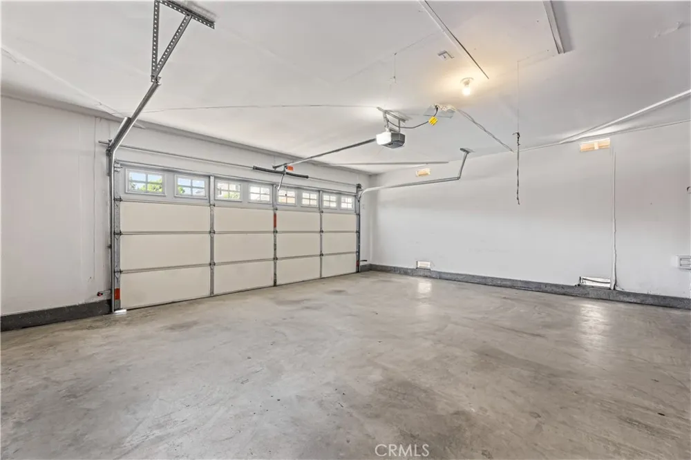 8824 Sari Avenue Northridge, CA 91343