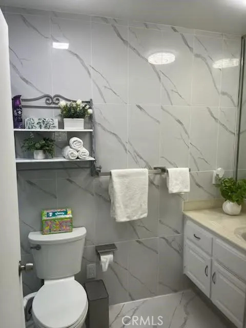 2734 Grove La Verne, CA 91750