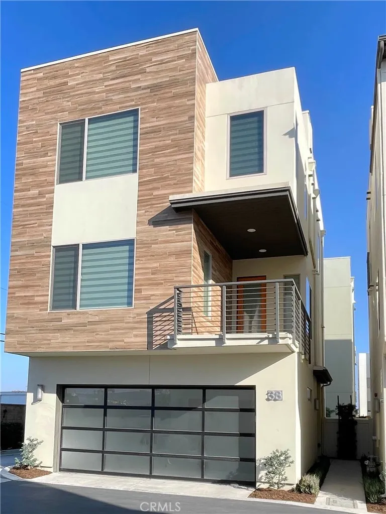 38 Ebb Tide Newport Beach, CA 92663