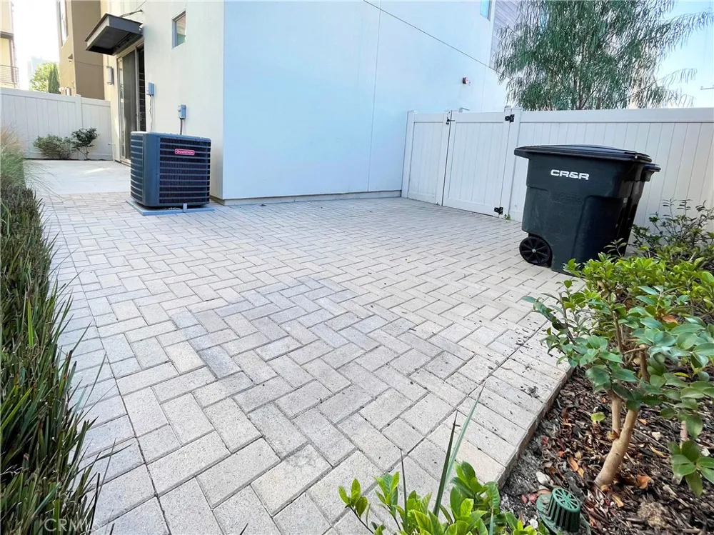 38 Ebb Tide Newport Beach, CA 92663
