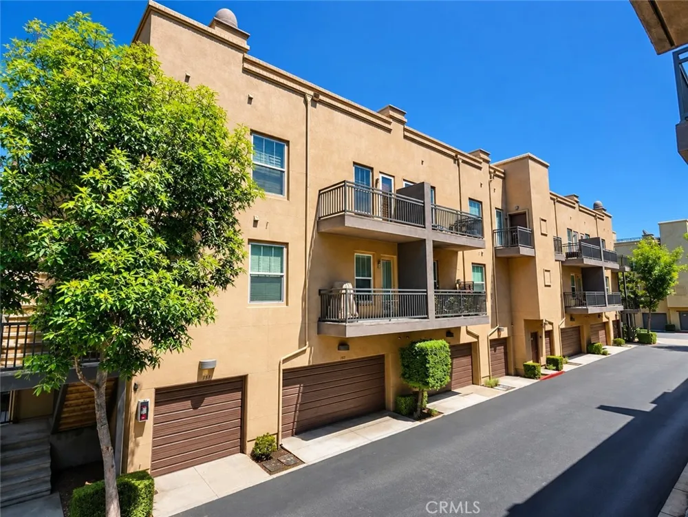 151 Soco Fullerton, CA 92832