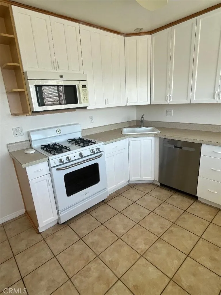 2324 S Coast #A Laguna Beach, CA 92651