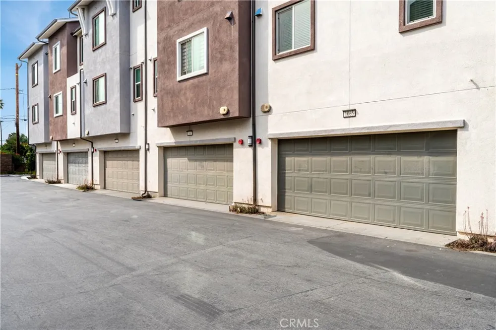 1065 Sage Gardena, CA 90247