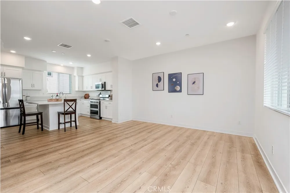 1065 Sage Gardena, CA 90247