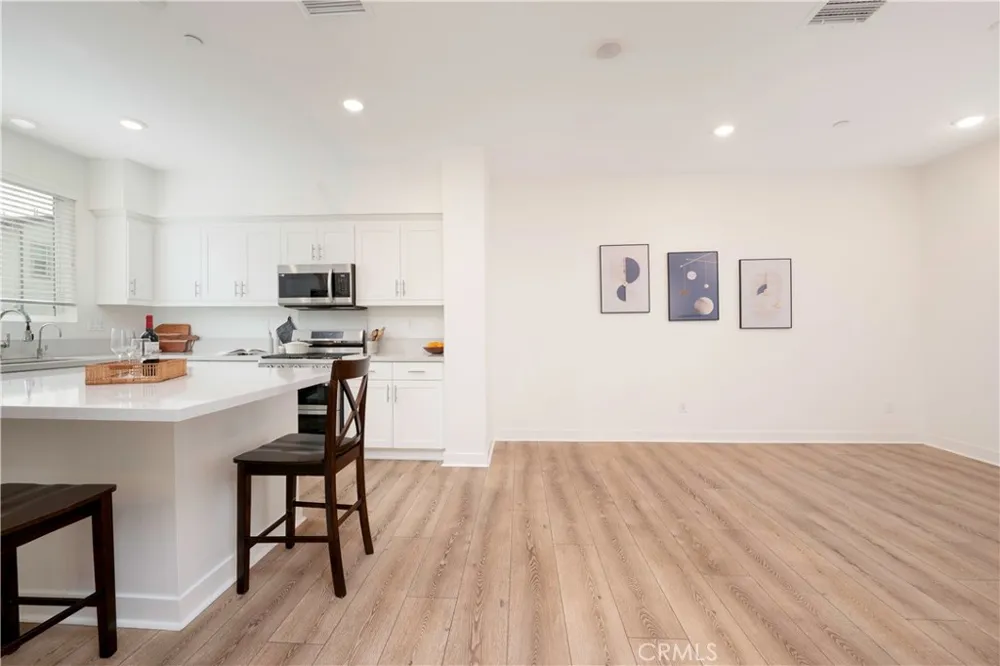 1065 Sage Gardena, CA 90247