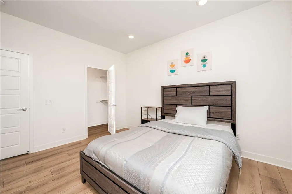 1065 Sage Gardena, CA 90247