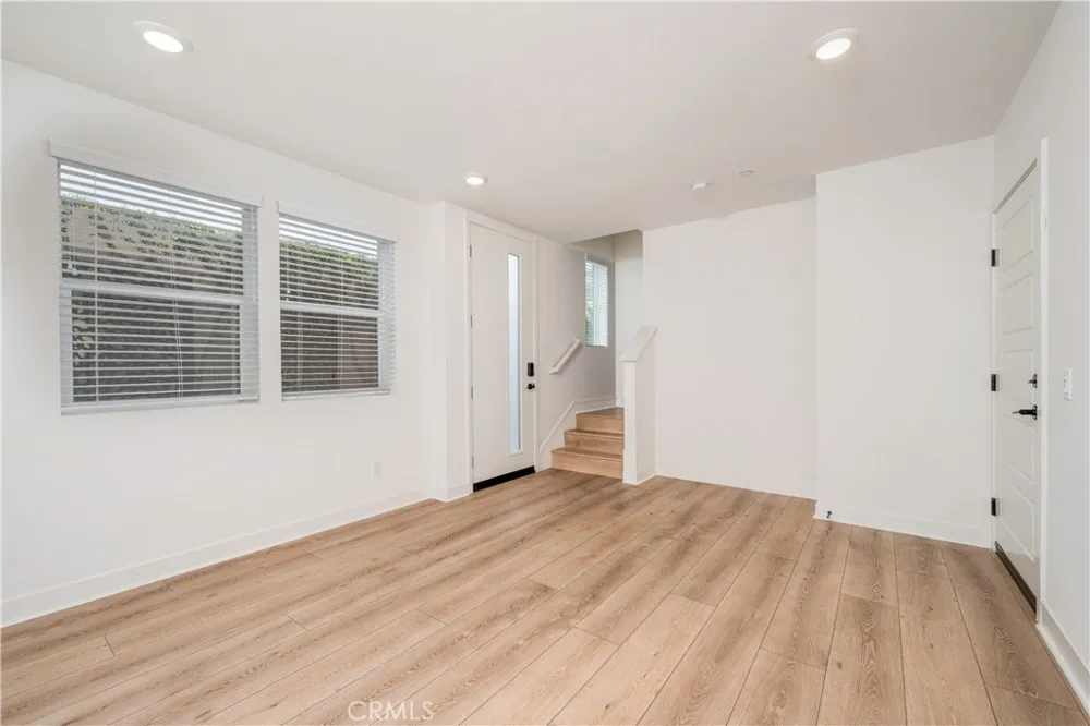 1065 Sage Gardena, CA 90247