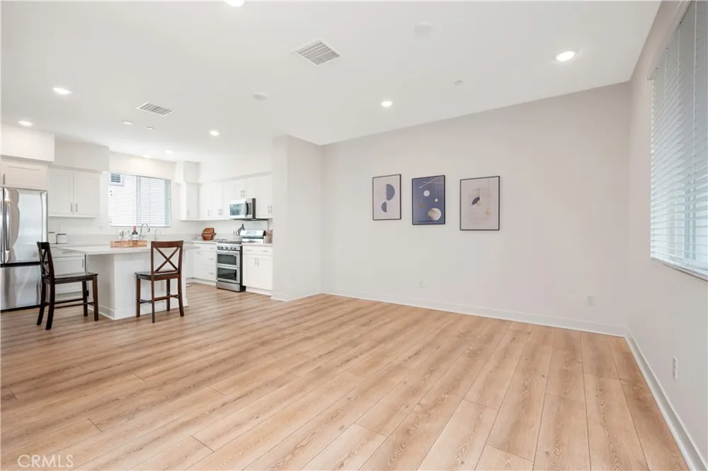 1065 Sage Gardena, CA 90247
