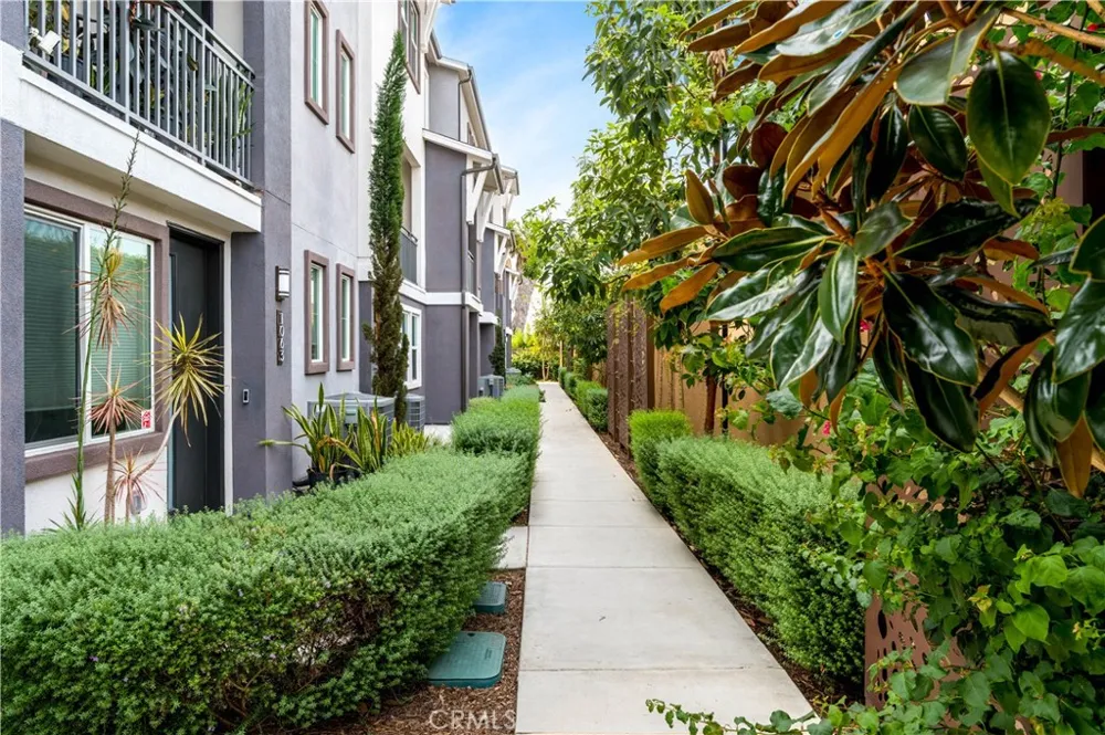 1065 Sage Gardena, CA 90247