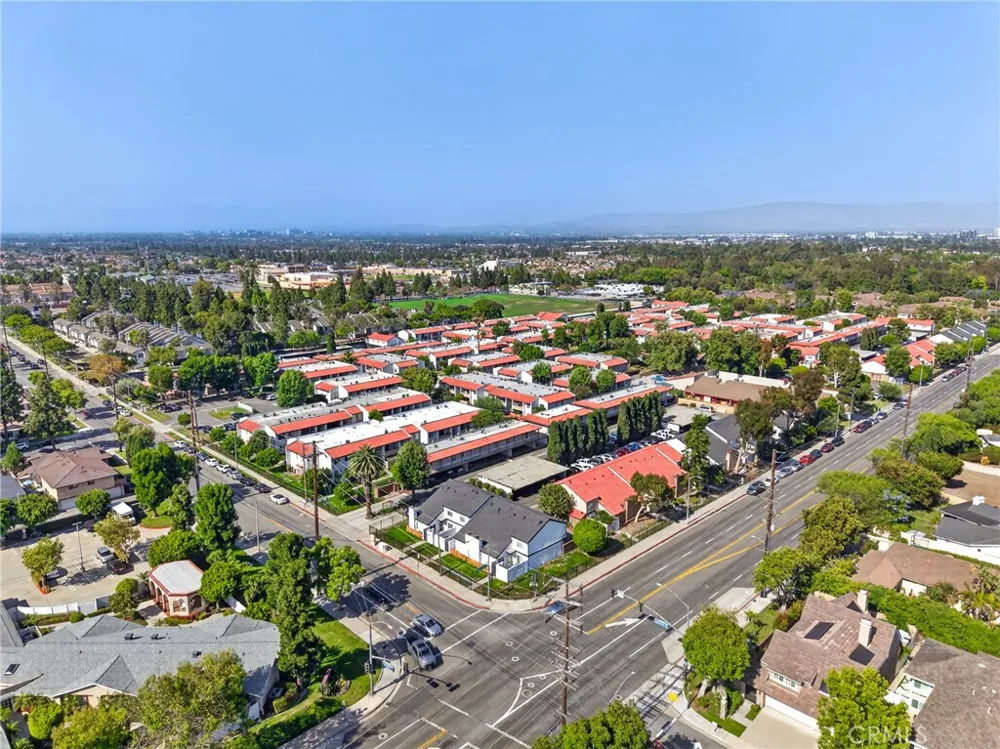 2521 W Sunflower #D 3 Santa Ana, CA 92704