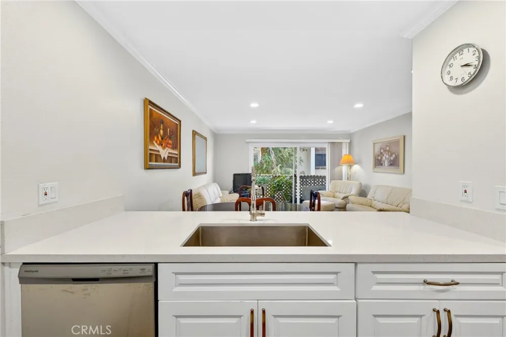 2521 W Sunflower #D 3 Santa Ana, CA 92704