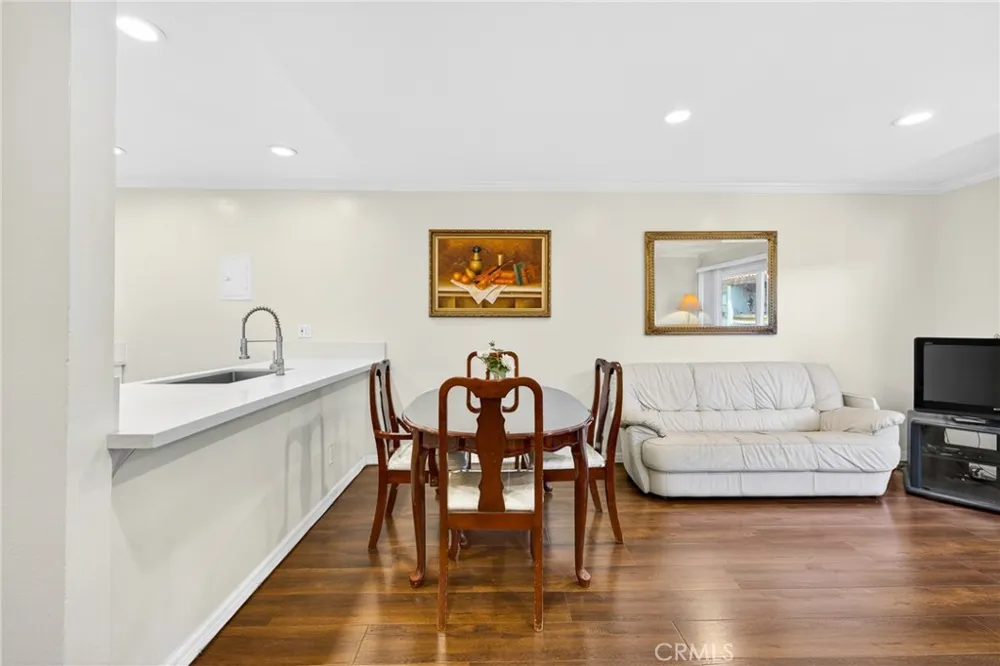 2521 W Sunflower #D 3 Santa Ana, CA 92704