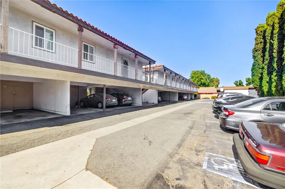 2521 W Sunflower #D 3 Santa Ana, CA 92704