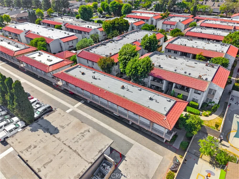 2521 W Sunflower #D 3 Santa Ana, CA 92704