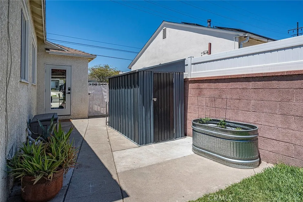 4338 Palo Verde Lakewood, CA 90713