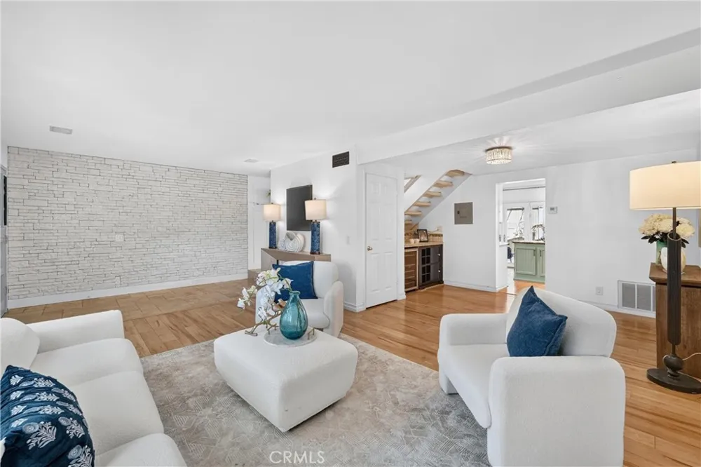 18261 Arches Court Fountain Valley, CA 92708