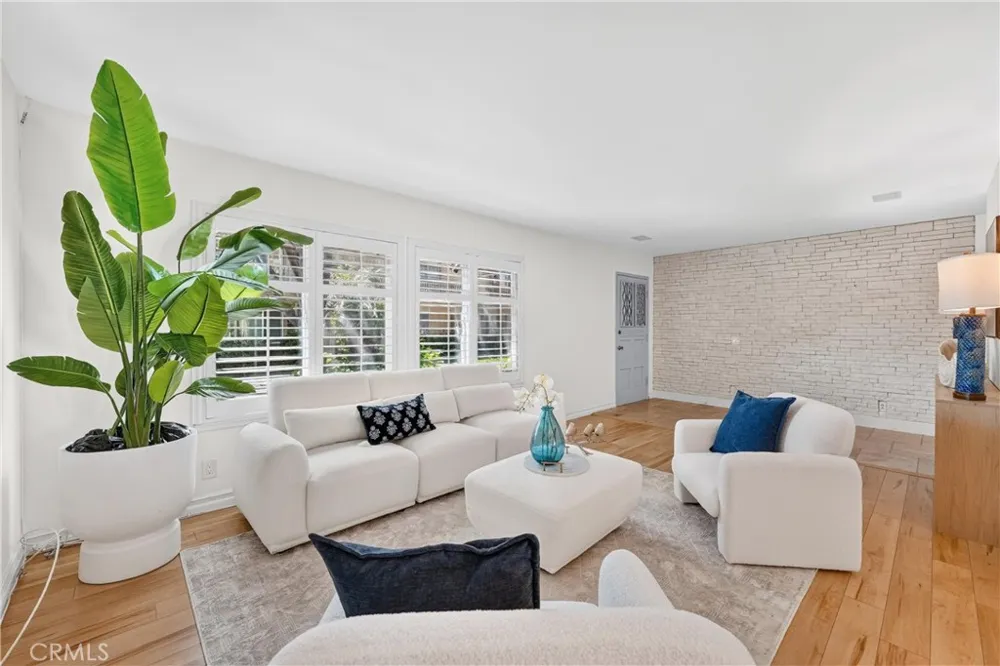 18261 Arches Court Fountain Valley, CA 92708