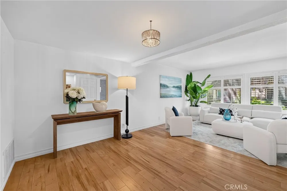 18261 Arches Court Fountain Valley, CA 92708