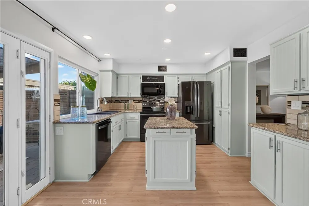18261 Arches Court Fountain Valley, CA 92708