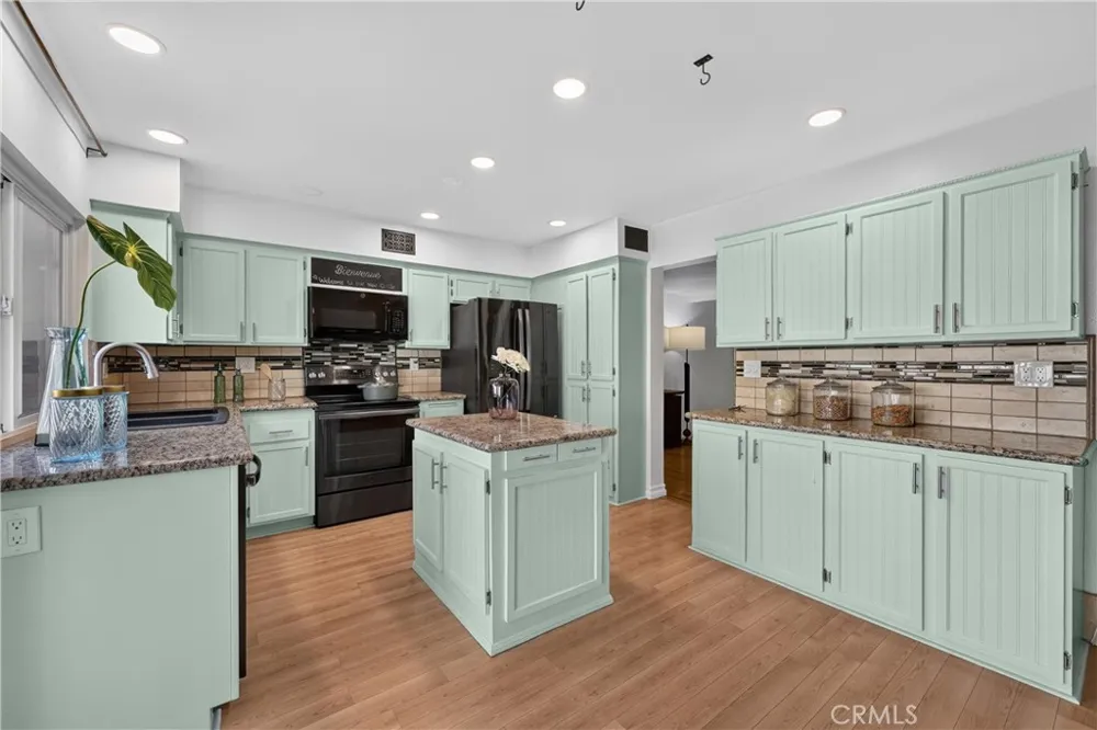 18261 Arches Court Fountain Valley, CA 92708